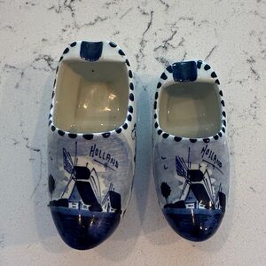Delft Ceramic Clogs Ashtrays  in White and Blue set of 2